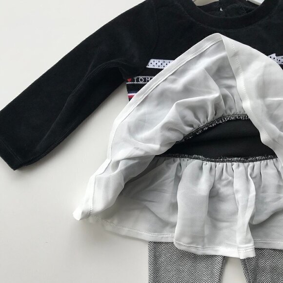 TOMMY HILFIGER Girl 2-Piece Set BNWT Top navy velour white chevron leggings 12mo - Picture 8 of 15